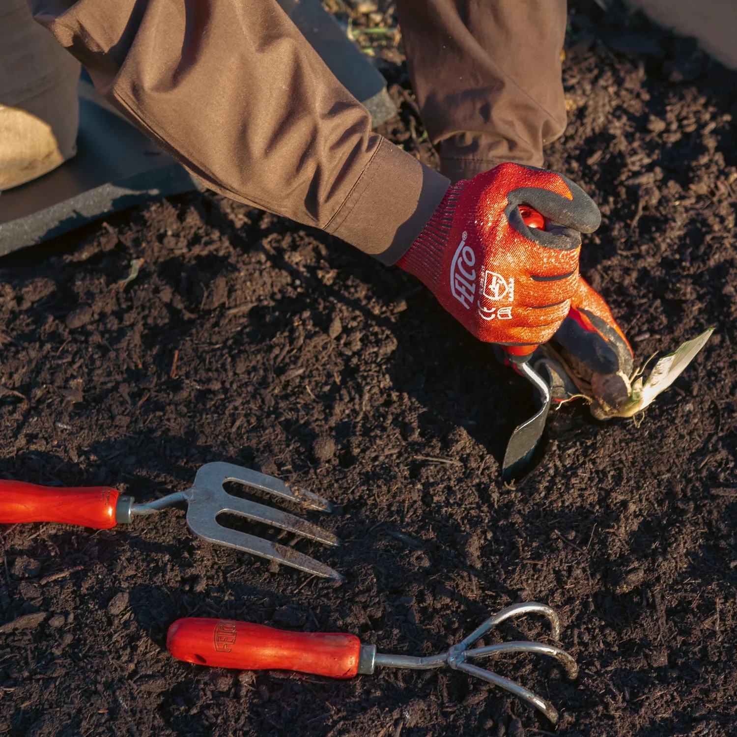 Felco 401 Gardening Trowel - Image 3